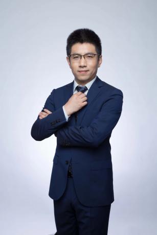 冯均开（副主任 专职律师）.jpg